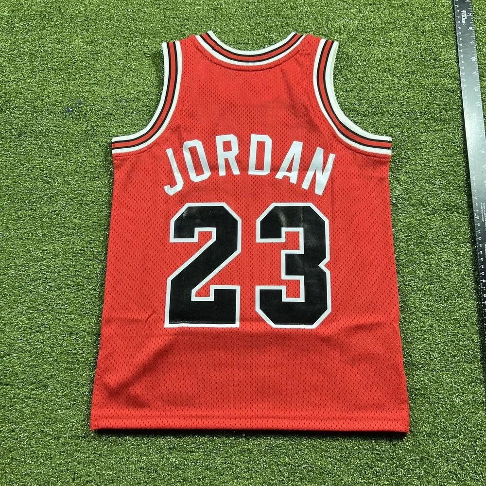 100% Authentic Michael Jordan Mitchell Ness 84 85 Bulls Jersey S Youth NWOT